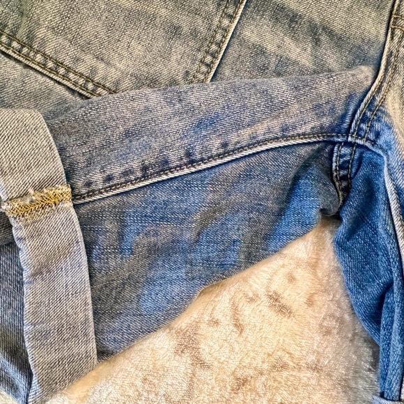 GAP Blue Jean Shorts Sexy Boyfriend Button-Fly Classic Distressed Style Size 8 - Picture 7 of 10